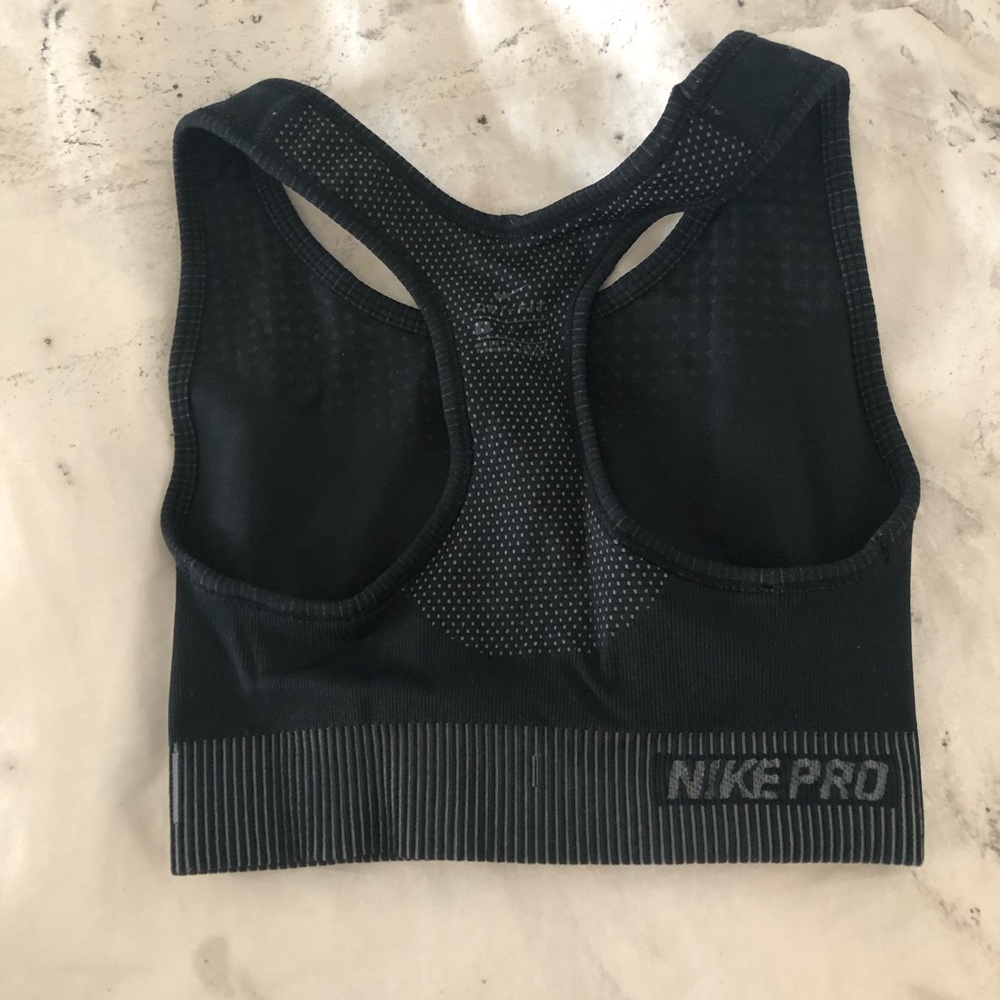 Nike sports bra like new
